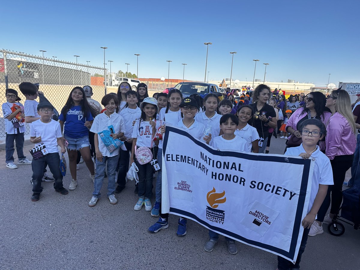 HoCo Parade <a href="/EDAztecs_HS/">Venessa Betancourt</a> this evening!! So much fun with our VSP cheer, National Elementary Honor Society &amp; Student Council. Thank you to our amazing teachers and staff for showing up to support <a href="/Ituarte_ES/">Sgt. Roberto Ituarte Elementary</a> #ALLIN