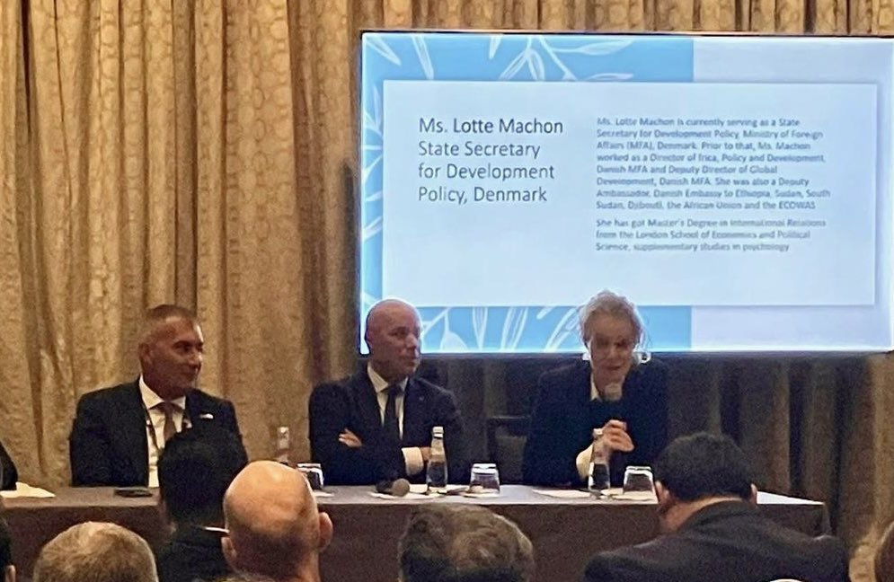 Lotte Machon (@lottemachon) on Twitter photo Grateful to <a href="/ICARS_global/">Int. Centre for Antimicrobial Resistance Solutions</a> & <a href="/gardp_amr/">Global Antibiotic R&D Partnership (GARDP)</a> for hosting vital discussion on tackling AMR with concrete solutions. Proud to reaffirm 🇩🇰 commitment to this fight. A global effort & One Health Approach key to overcoming AMR #amr #OneHealth Grateful to <a href="/ICARS_global/">Int. Centre for Antimicrobial Resistance Solutions</a> & <a href="/gardp_amr/">Global Antibiotic R&D Partnership (GARDP)</a> for hosting vital discussion on tackling AMR with concrete solutions. Proud to reaffirm 🇩🇰 commitment to this fight. A global effort & One Health Approach key to overcoming AMR #amr #OneHealth