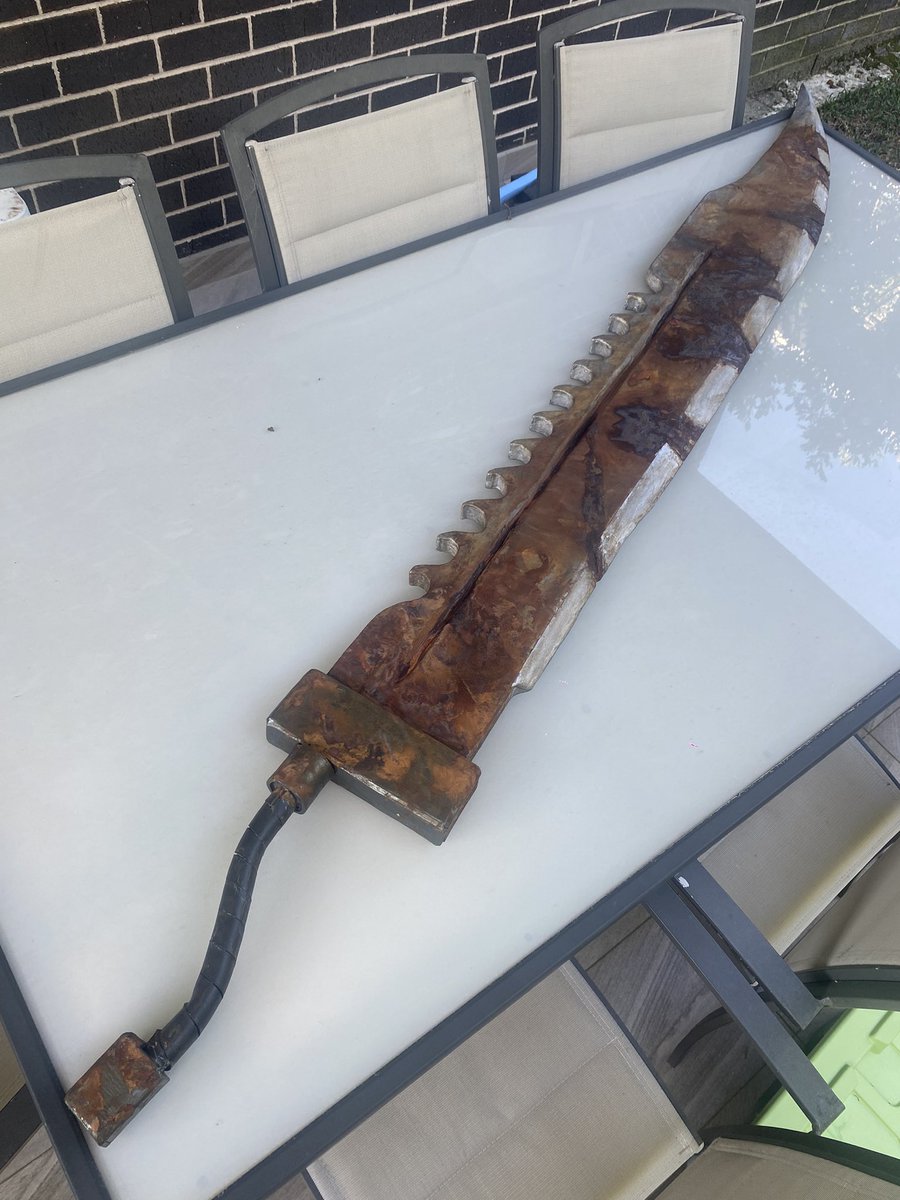 SlasherBoyVR's tweet image. Here is the great knife I made for my Pyramid Head cosplay for Halloween this year
So happy with how it turned out
