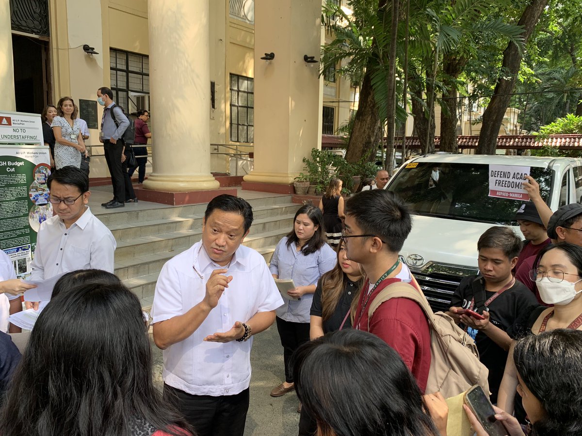 AngTagamasidUPM's tweet photo. Discussions arise with sectoral representative sconcerning issues of the upcoming selection of a new PGH Director, the continual slashing of the university’s budget, and the UP-AFP Declaration of Cooperation.
#NoToBudgetCuts
#StandWithHCWs
#DefendAcademicFreedom
#DefendUP https://t.co/FAlqPQ5C6H