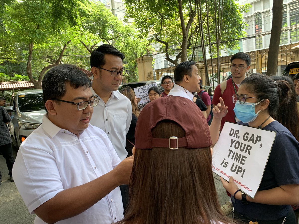 AngTagamasidUPM's tweet photo. Discussions arise with sectoral representative sconcerning issues of the upcoming selection of a new PGH Director, the continual slashing of the university’s budget, and the UP-AFP Declaration of Cooperation.
#NoToBudgetCuts
#StandWithHCWs
#DefendAcademicFreedom
#DefendUP https://t.co/FAlqPQ5C6H