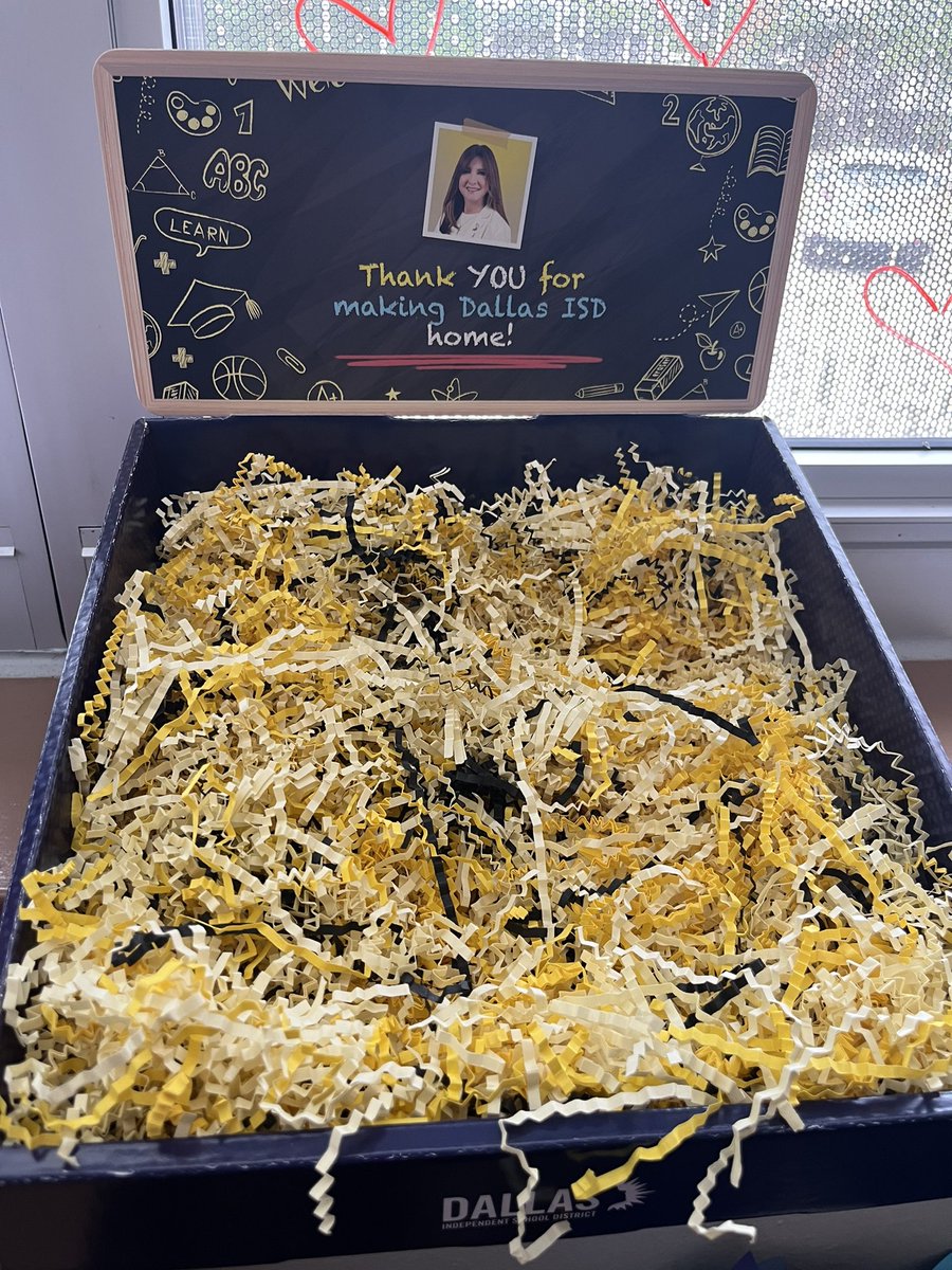 HeatherJLaffey's tweet photo. Enjoy the fun touchpoints from @DallasISDSupt to show appreciation to @LongfellowCEA and others throughout @dallasschools!๐ Plus, the shreds are reused to pack cookies sent to kids impacted by critical illness through @IcingSmiles! ๐ช#sustainability โป๏ธ๐#hobbybaker #allforkids https://t.co/YKiuWSj45H