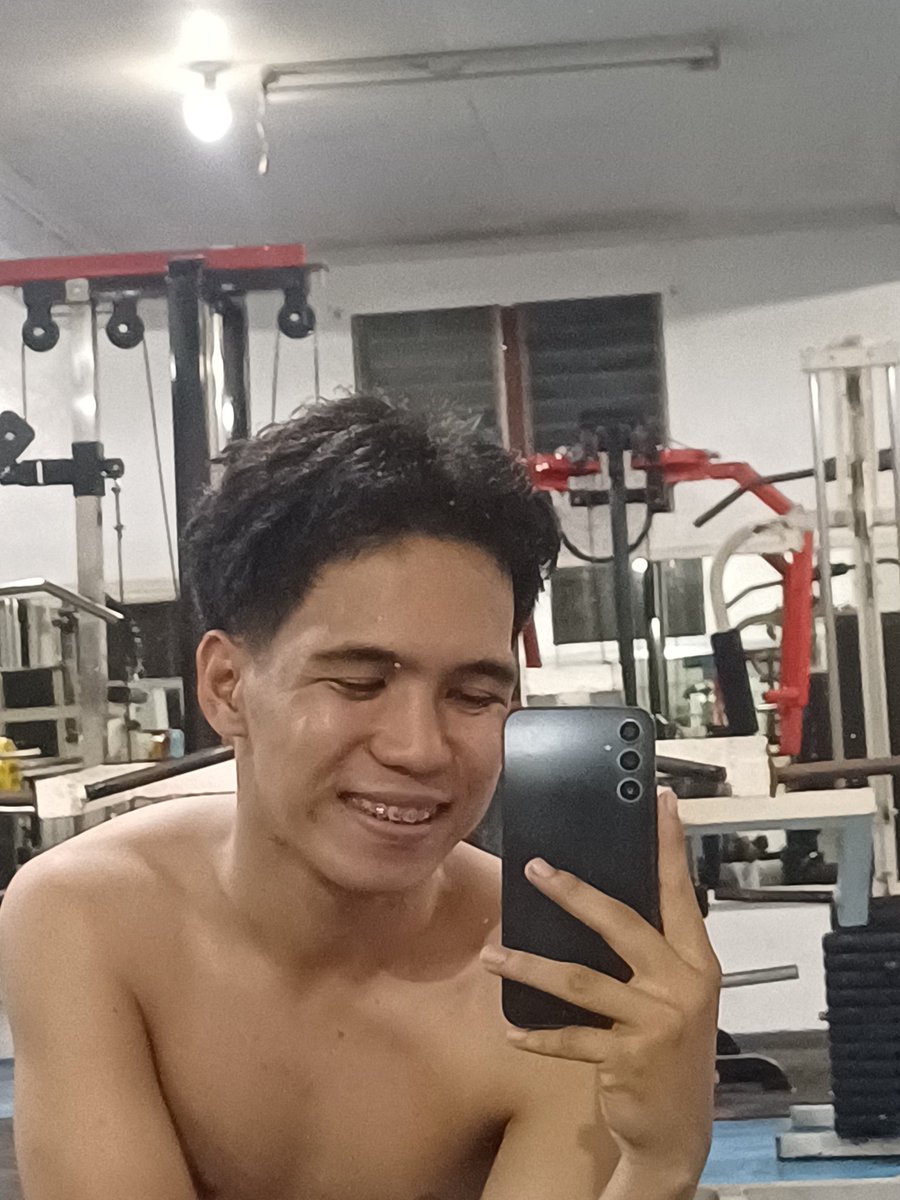 Rhdtwt's tweet photo. Felt cute. Gotta post. https://t.co/1mlU2g9SlK
