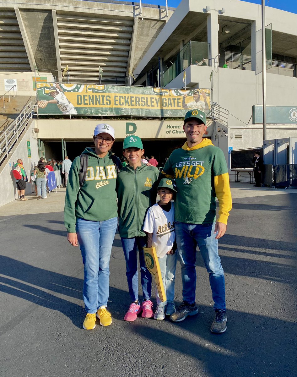 Final night game at the coliseum. One last time with the family. 

#AtTheColiseum