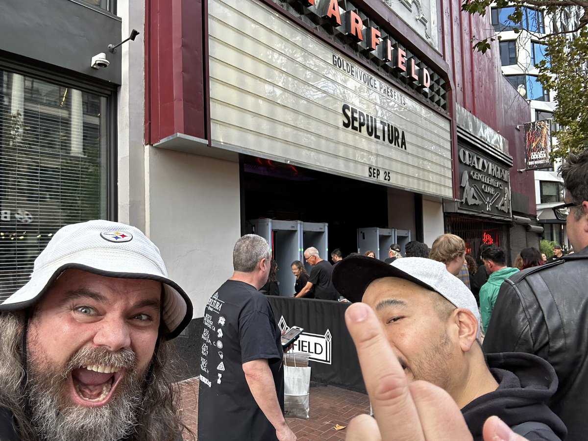 IronTrucker667's tweet photo. @sepulturacombr @thewarfield
#FareTheeWell #TheEnd ran into my boy in line! #Sepulfreak #Sepultribe #OneMoreGig #SanFrancisco #IronTrucker667 #AdamarDesign I made a poster! #Art https://t.co/UMUIHQCxuc