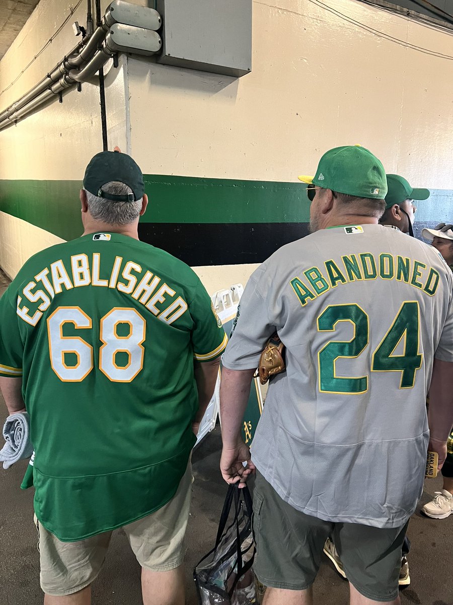 Oakland 68s tweet media