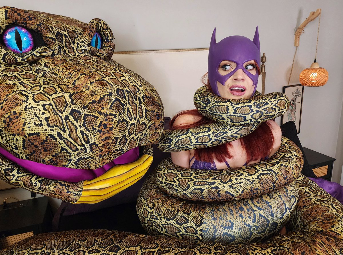 TheBeardedJames (@jamesbarbatus) on Twitter photo Batgirl has a new villain to worry about!!
<a href="/TheKatVanWylder/">Kat VanWylder - Now Booking FetCon 2024 ❤️</a> Batgirl has a new villain to worry about!!
<a href="/TheKatVanWylder/">Kat VanWylder - Now Booking FetCon 2024 ❤️</a>