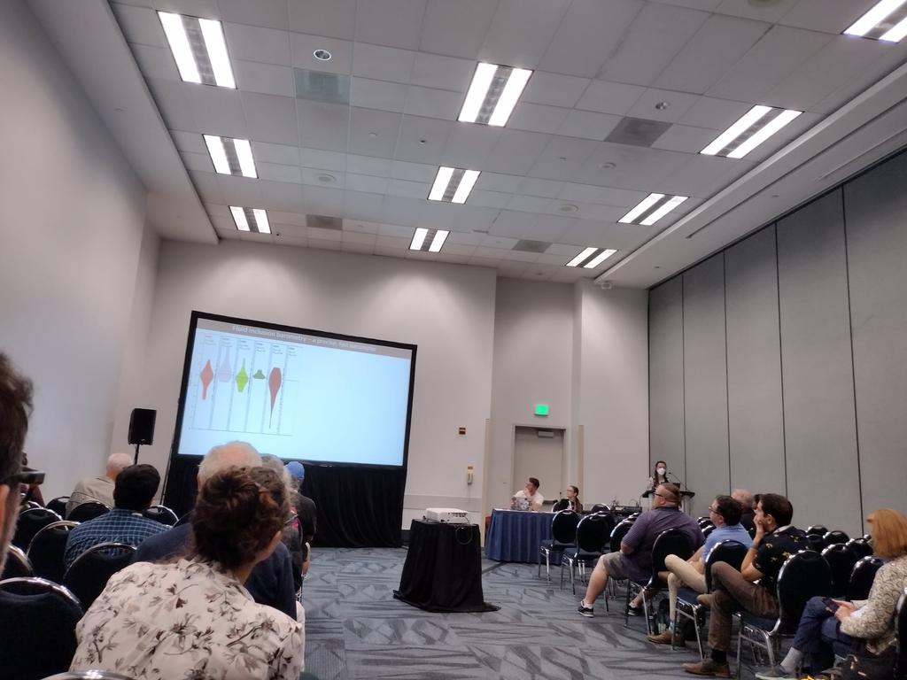 Busy Wednesday for the VIBE lab! Alex presenting his Mauna loa poster, then three talks by Matt, Charlotte and myself on storage in Ocean Islands!