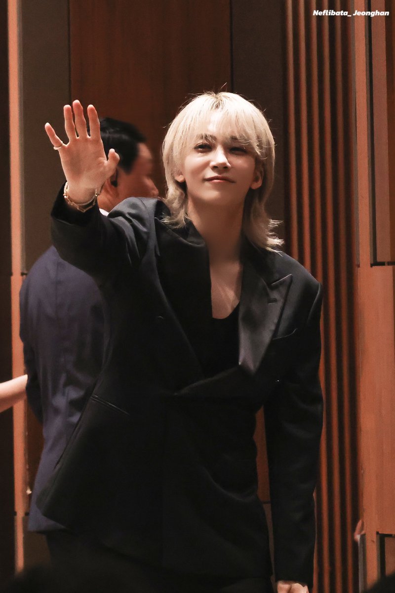 Neflibata_Jeonghan tweet media