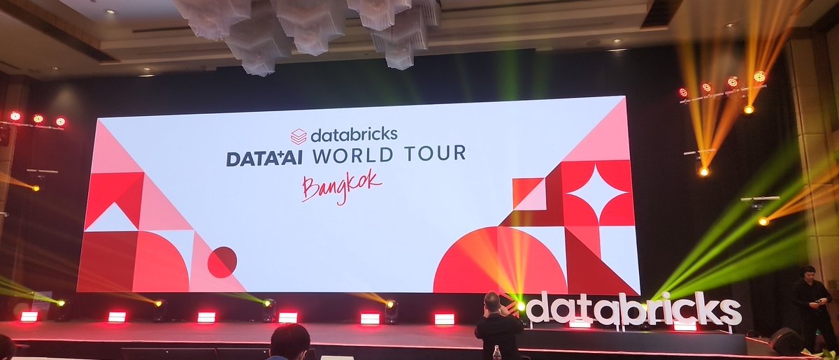 p_warawit's tweet photo. At databricks event Bangkok https://t.co/M4DsZaM3e4