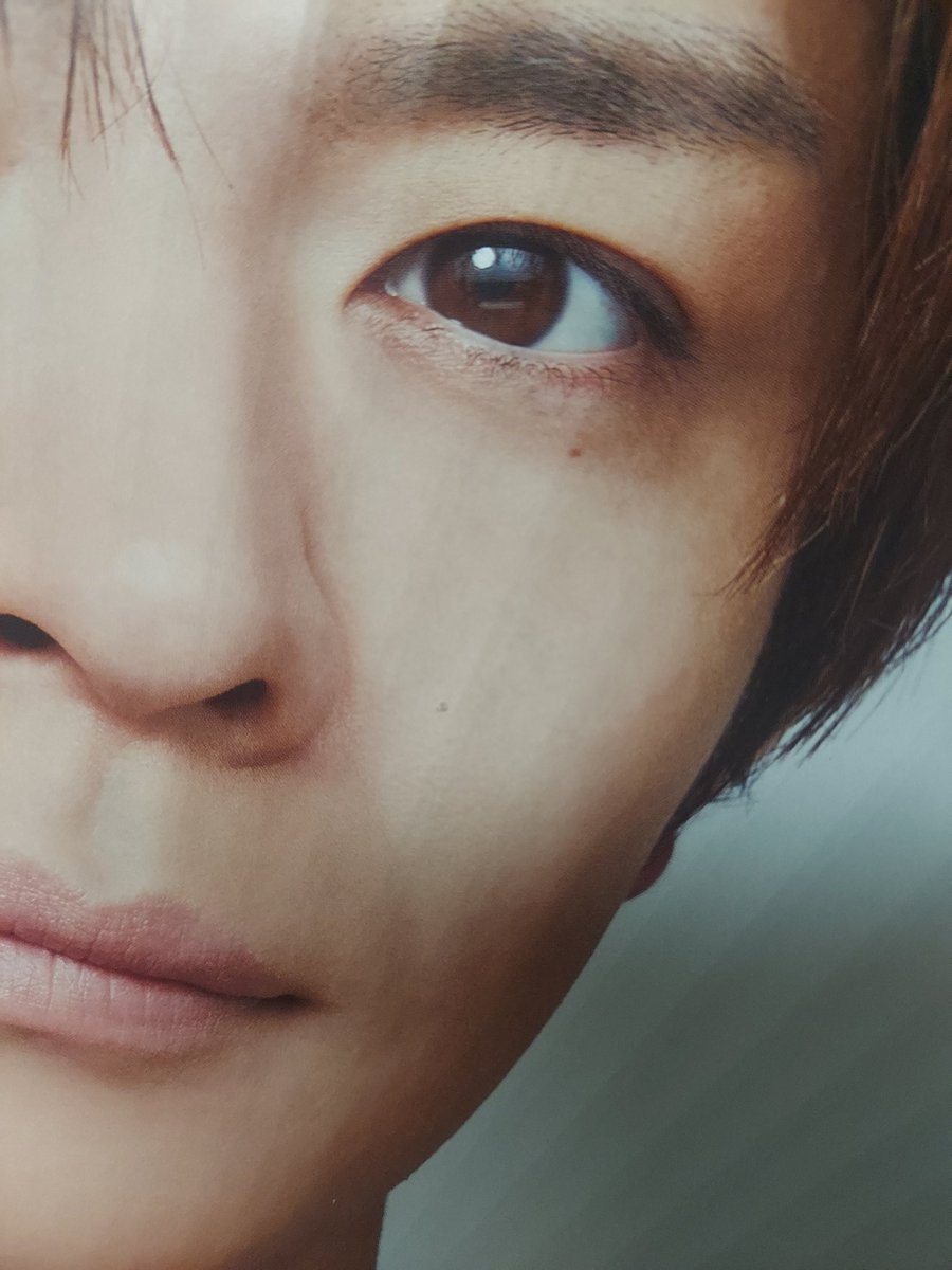 yu___36's tweet photo. 今日届いて、開封したらなんか付いてるんだけどー😭取れないし。
普通にショック。。。ジンくんのだけは綺麗だった。。
なぜー🥺問い合せしたけど対応してくれるかな🥺🥺
逆に同じ状況の人居ないかな……。
#Number_i_LIVETOUR 
 #ツアーグッズ 
 #Number_i https://t.co/JfAAQAC4eU