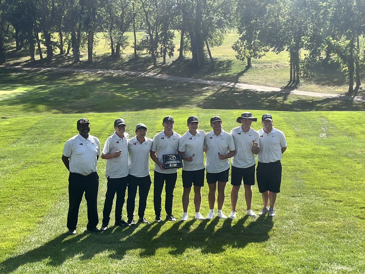 powellvk's tweet photo. I’m so proud of this group! It was great getting to see them play for a bit today. Since they play during the day, I have to follow along via my husband’s texts most meets.  
Took 1st place, tied the school record which they broke earlier this week, and beat the #1 team! https://t.co/zQh5ueyvgl