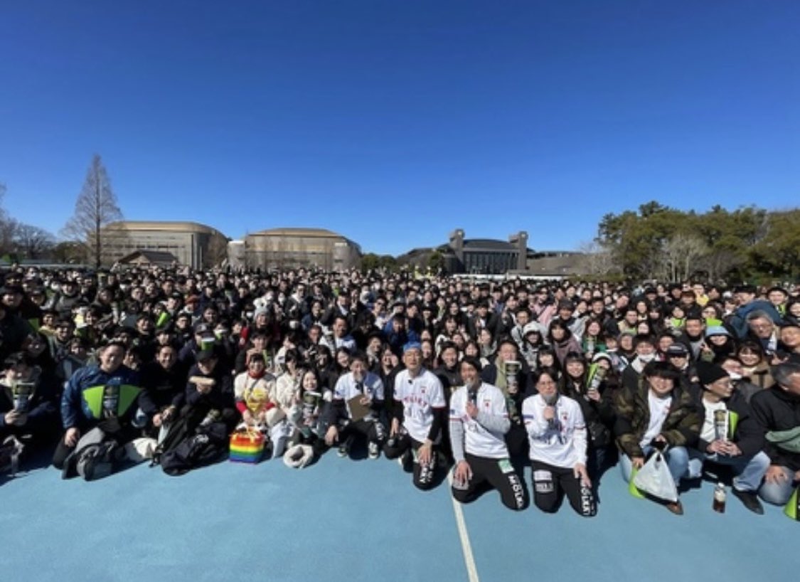 takasee0211's tweet photo. この1年間函館世界大会に��けて支えて下さったスポンサー様本当にありがとうございました。
https://t.co/H5GQNceLEo

胸：GLAY
背中：天照会/SNOW DROP
袖：（株）クローネ/ALLIE English Academy
右足：Vocation Support  K /（株）東宣エイディ
キャップ：トイズハート https://t.co/DNb9DpCcnB