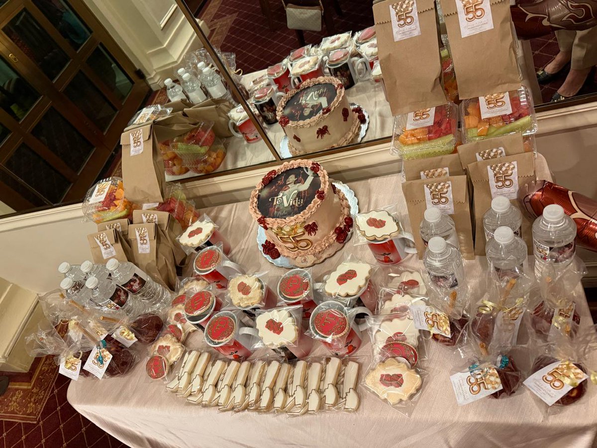 Ya estamos festejando a nuestro guapo <a href="/pedro_fer/">Pedro Fernández</a>