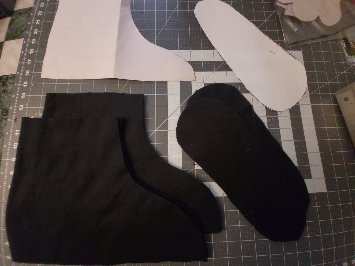 MorganasheBun's tweet photo. Fursuit feet time!  Here's a thread detailing my current process.  I'm layering two pieces of eva foam together, the bottom pieces will go on at the end, so raise the feet off the ground slightly.  Also the lining is fleece. https://t.co/cQmWYWjsiO