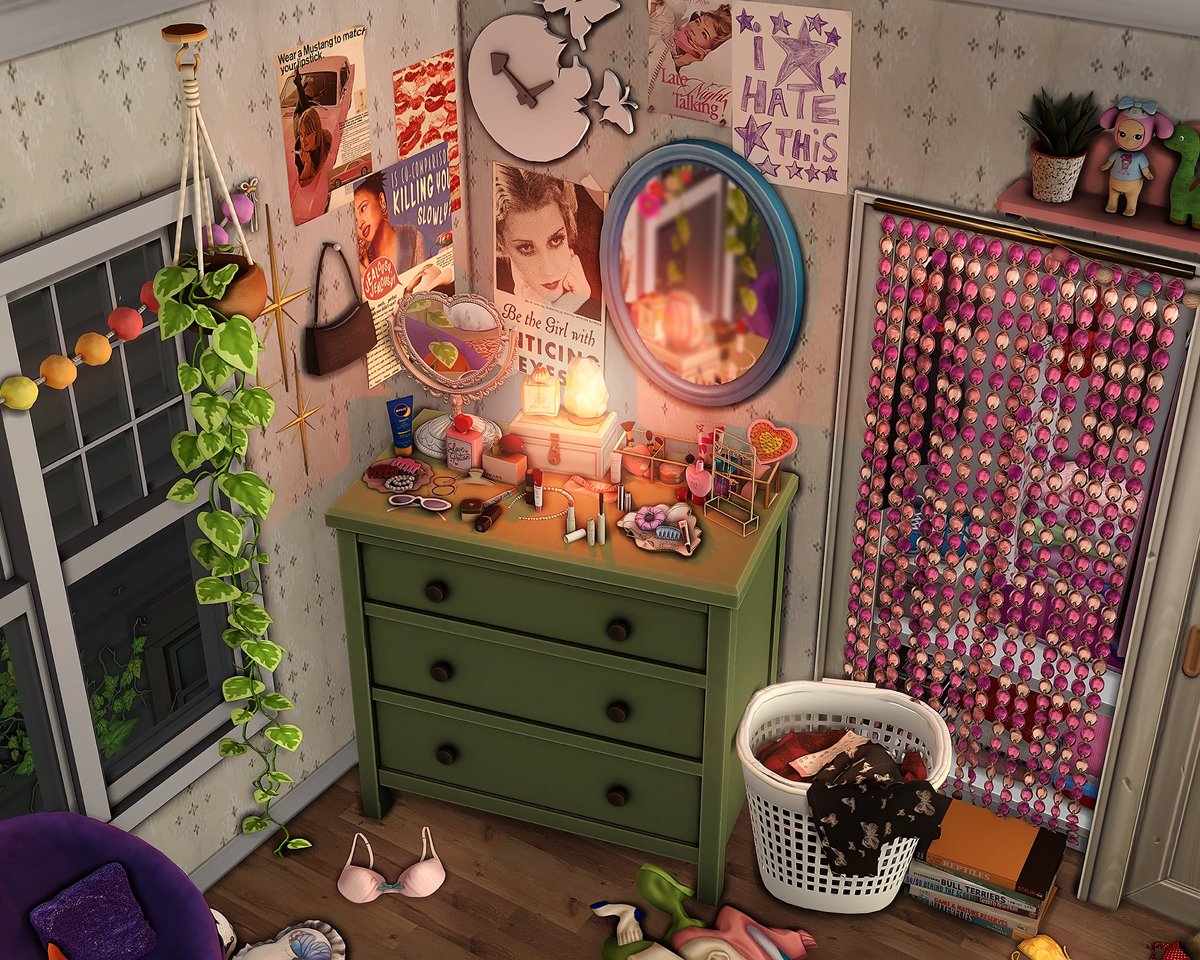 butt3rflytrait's tweet photo. elyse’s bedroom 🍒 if you want a wcif, please ask *once* on my tumblr! i am wcif friendly :) https://t.co/4dbobn54JR