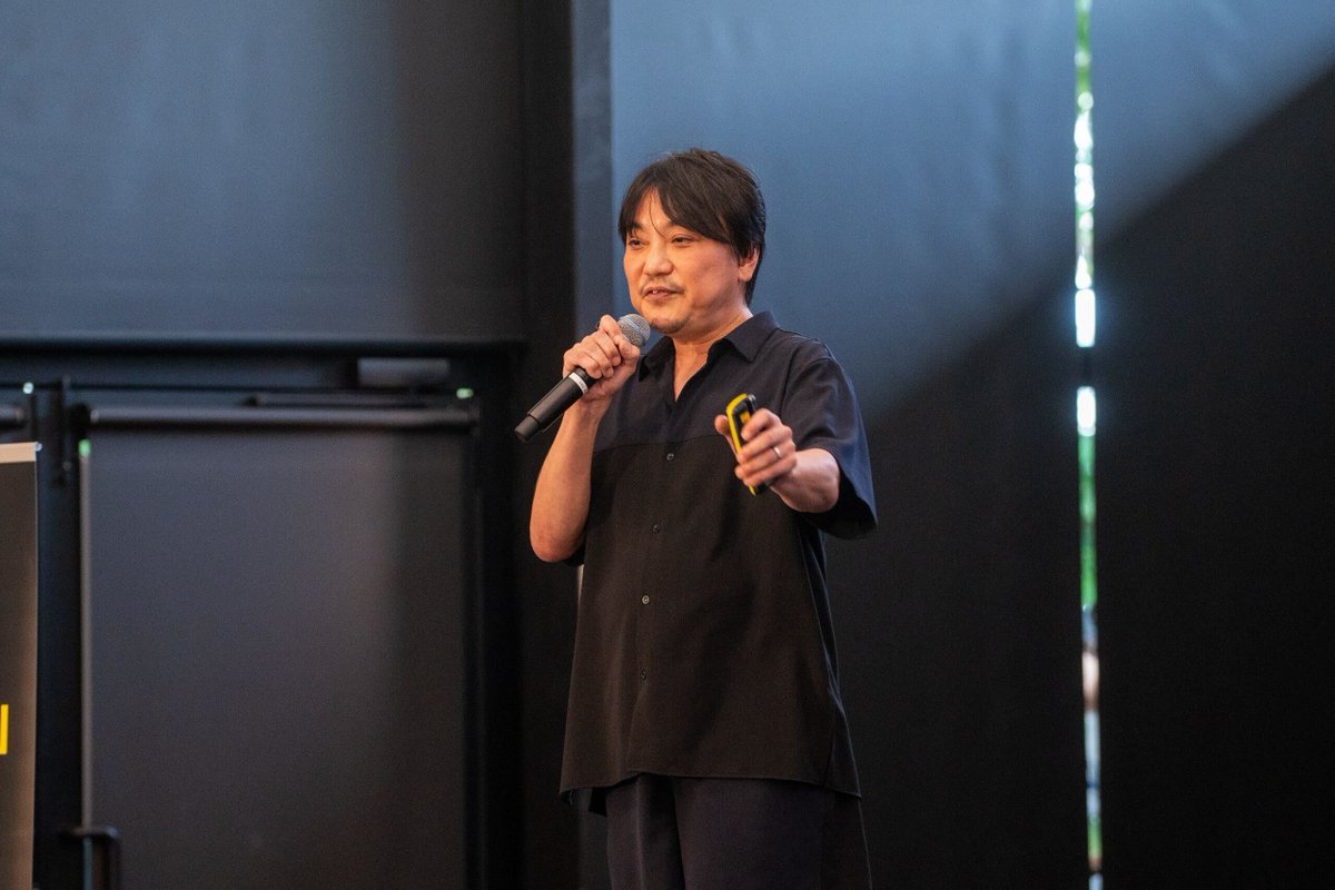 TsubasaRVonTG's tweet photo. @BNBCHAIN @BinanceLabs Here’s a photo of our CEO on pitch day... 🎤 https://t.co/f5j7xwJT3H
