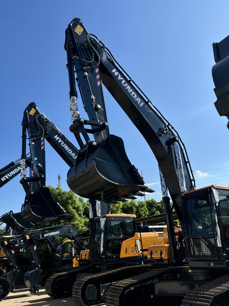 NicoleC24419658's tweet image. HX340HD Excavator Hyundai