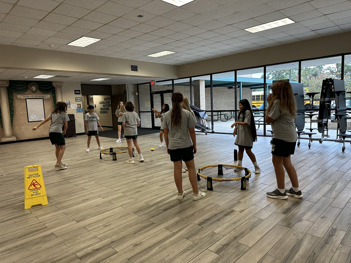 SPIKE BALL 🎾 My PE classes had a blast!!! Love when they say, “It’s already time to change?!?!” It’s a good day! <a href="/CMSLadyColt_Ath/">CMS Girls Athletics</a> <a href="/HumbleISD_CMS/">Creekwood Middle</a> <a href="/HWagnerHumblePE/">Helen Wagner</a>