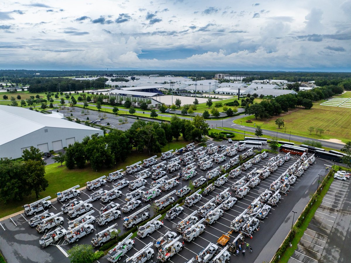 Duke power on stand by <a href="/wecequestrian/">WEC</a> as they house a huge chunk of the fleet and animal friends ahead of #helene 

Pic via maven photo and film