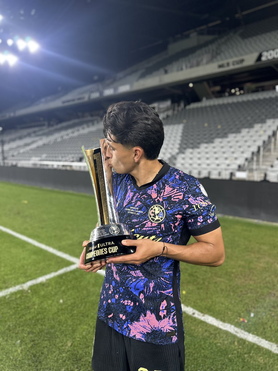 Todo para tu mayor gloria mi Dios🙏🏼❤️
Somos campeones!!🏆
Que partido <a href="/ClubAmerica/">Club América</a> 💛🦅
Y perdon por el penal🙈 siempre trabajo para estas instancias, pero no siempre se acierta, Dios siempre es bueno y que alegría conseguirlo <a href="/CampeonesCup/">Campeones Cup</a> 🏆🦅🦅