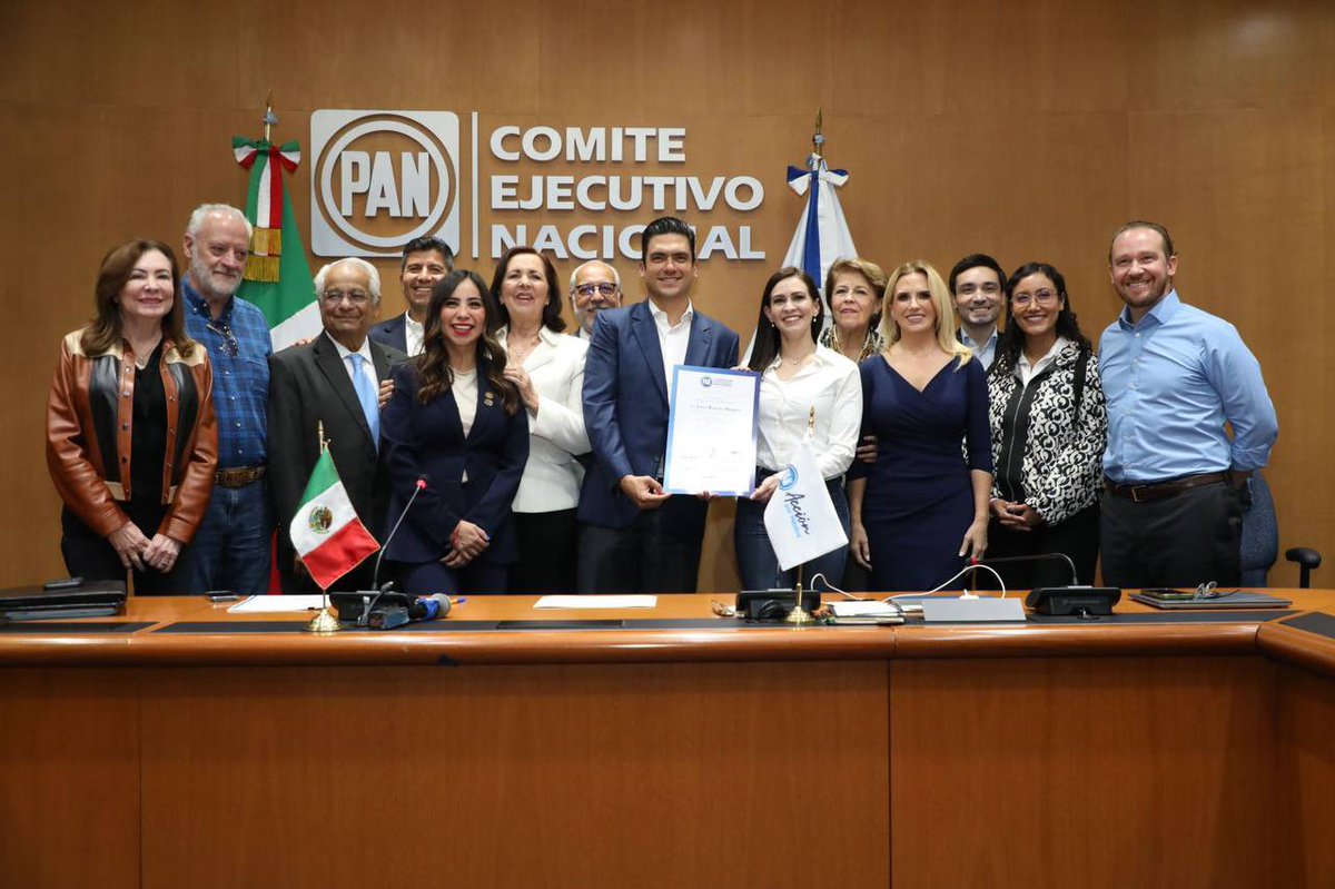 Hoy, la CONECEN nos entregó la Declaración de Procedencia de Registro como planilla candidata a la Dirigencia Nacional del PAN. 

A lado de simpatizantes y militantes vamos a renovar nuestro partido, a sumar todas las voces y unirnos como panistas por un México mejor. 🇲🇽 💙

.
.