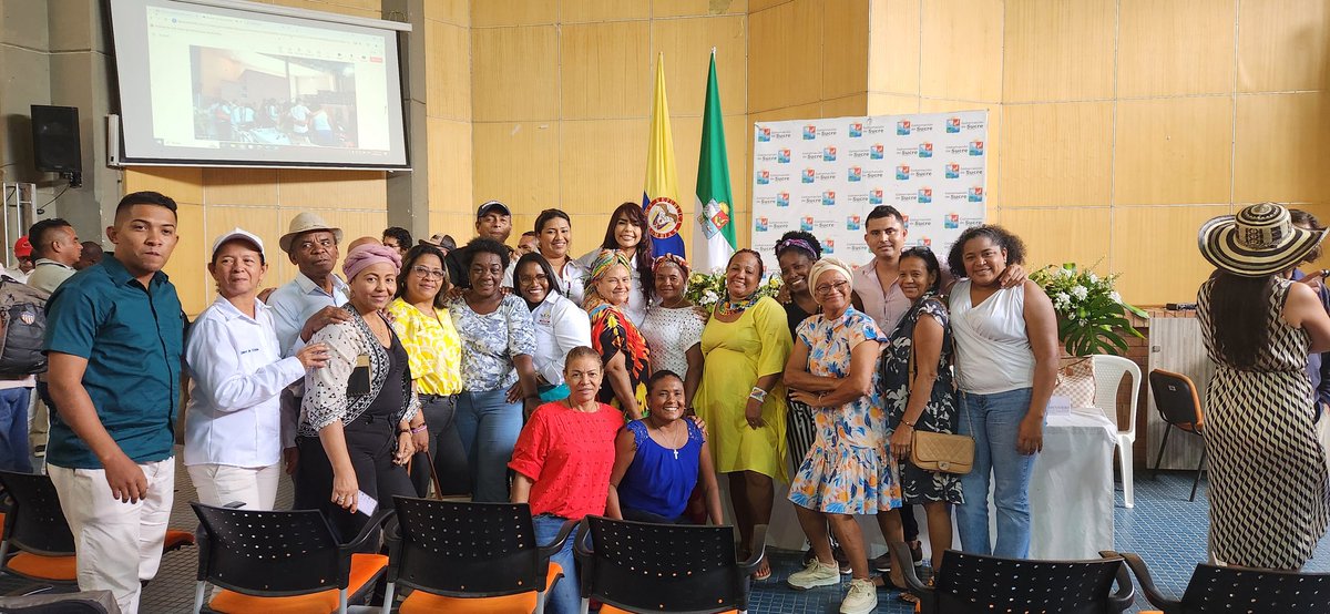 DiandraEscudero's tweet photo. La reivindicación de los DDHH de las comunidades que han sufrido la violencia desde sus territorios, ha implicado para mi el firme compromiso de apoyar desde la institucionalidad en representación de la @gobatlantico y la @interior_atlantico compromisos en la búsqueda de la paz https://t.co/JRLWDyNEFp