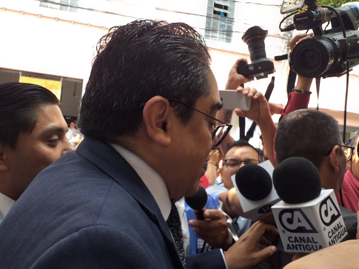 marielp82893334's tweet photo. Esto es lo más cerca que he estado de usted...Cuando lo citaron en el @CongresoGuate y muchos estuvimos afuera apoyándolo. Espero no haberlo dejado sordo 🤭‼️
Un fuerte abrazo #MiProcu... https://t.co/aPimDrbV1F