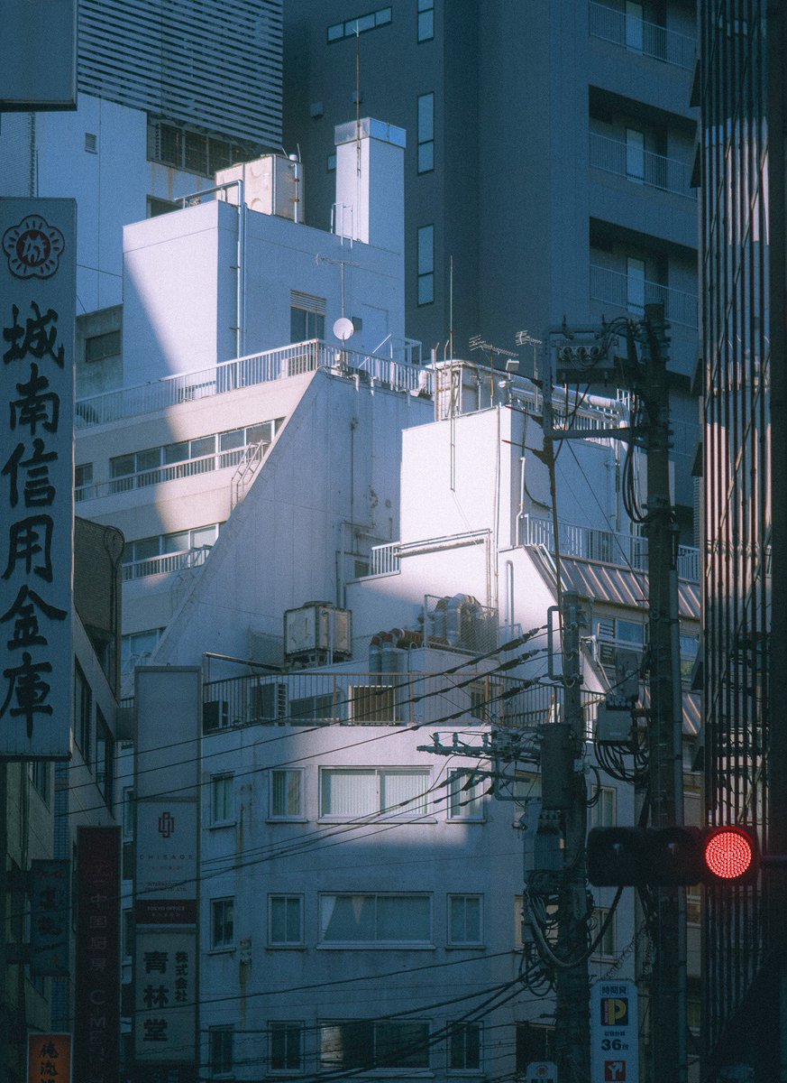 This is still one of my favorite images I’ve shot in the last five years. I come back to it once a while.

Location: Tokyo