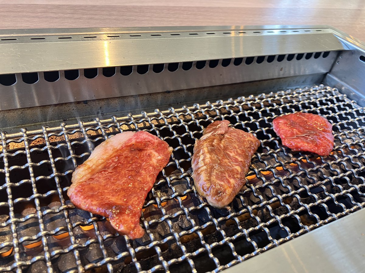 ZIPrymha81's tweet photo. 平城苑さんの人気四種盛り
美味しか���たー♡

焼肉はタン塩が好きです👍 https://t.co/ne1r6ddoSV