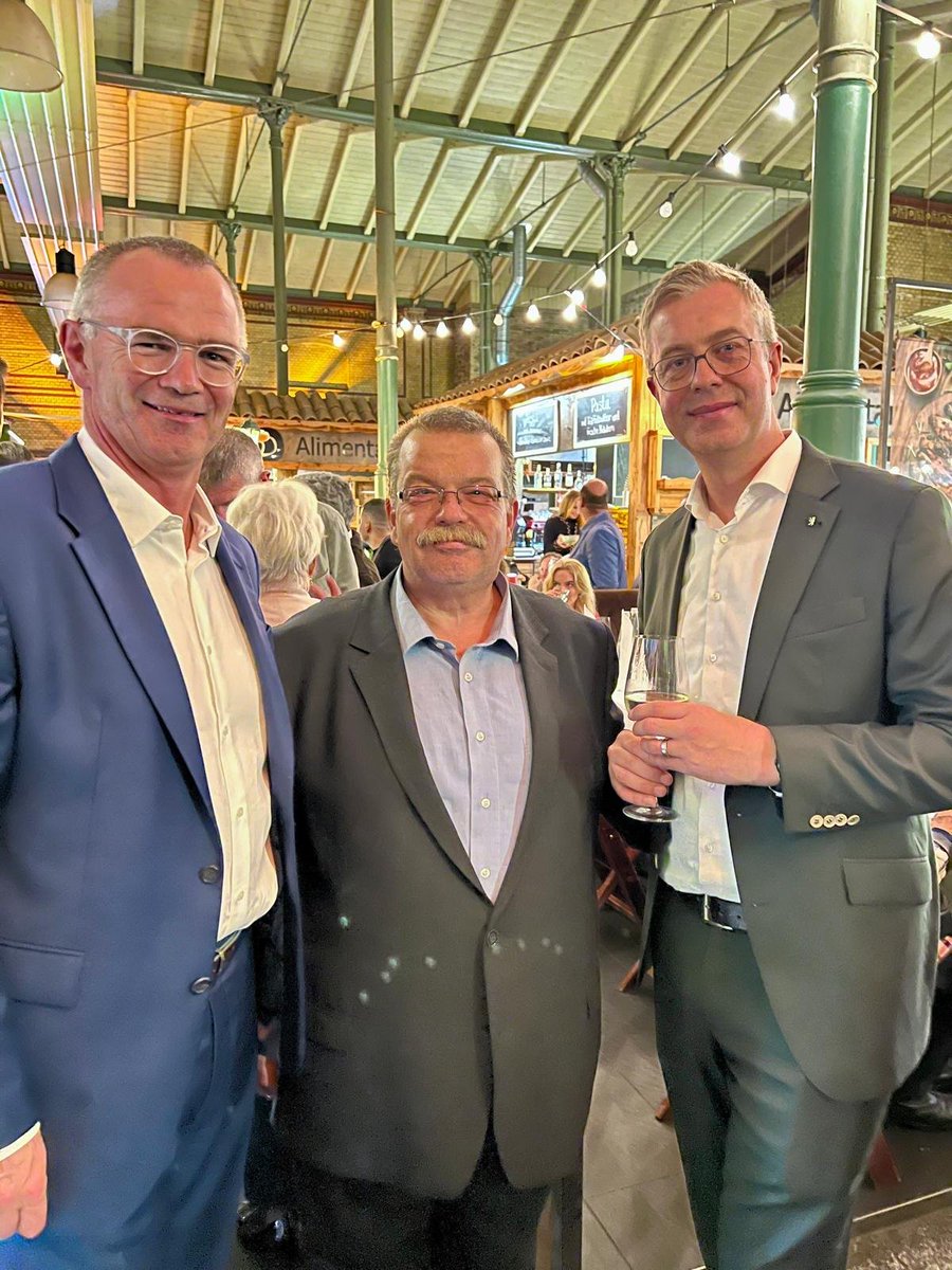 KBR_Blog's tweet photo. Vielen Dank für die Einladung zum Jahresempfang der @CDUBerlin_AGH und vor allen Dingen für die Gesprächsbereitschaft @StefanEvers_Bln! https://t.co/aSP83wJtfA