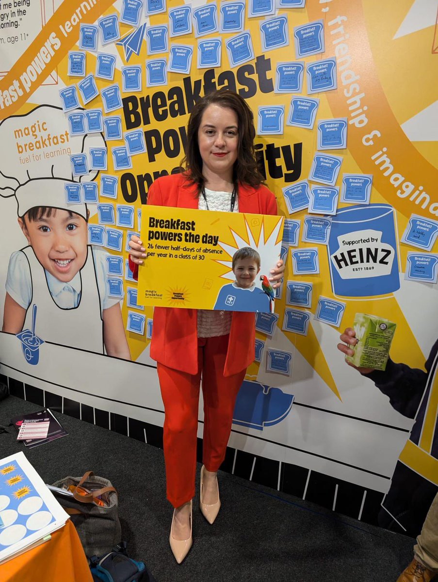 Steph_Peacock's tweet photo. At #LabourConference2024 it was great to see so many charities, voluntary and civil society groups. 

I was pleased to meet some of them to hear about the valuable work they do in Barnsley South and across the country. https://t.co/I8iprKNGO4