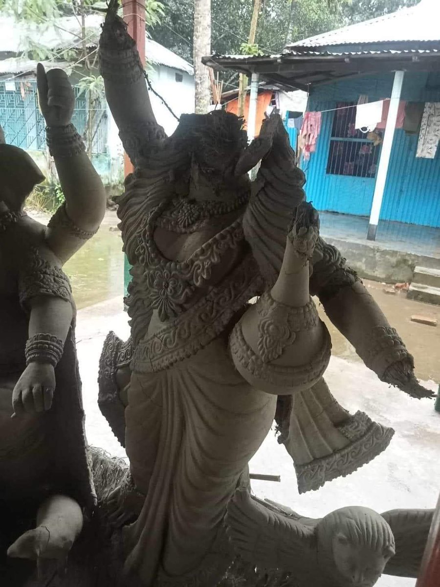 HinduVoice_in's tweet photo. #Pogrom is going on in #Bangladesh.
News coming in from #Maymensingh district.
Another Hindu temple is under attack.
Yesterday night(25/09/2024), unknown miscreants attacked Govindabari Durga Mandir in #Gouripur.
Several Murtis were broken.
Local Hindus alleged that police have ordered them not to post any photos or videos on social media.