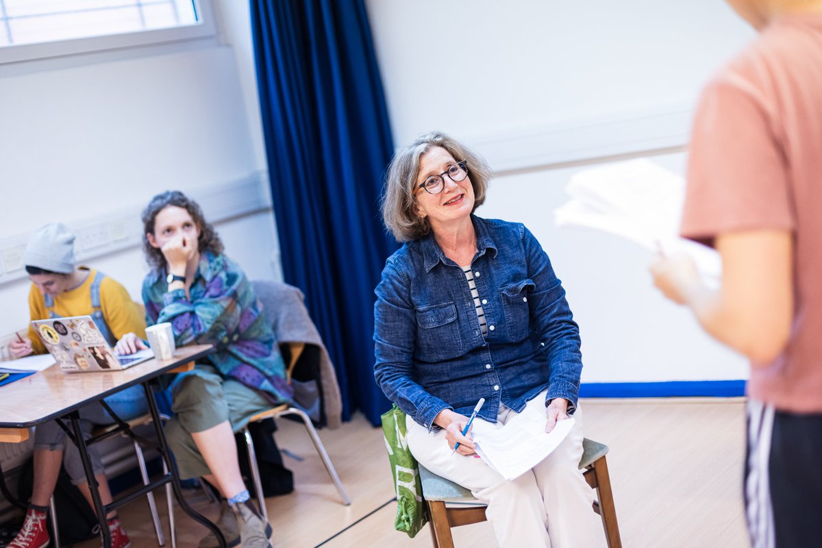 AutumnThePlay's tweet photo. 🍂🚨 Rehearsal pics drop! 🚨🍂

We open at @ParkTheatre in just under 3 weeks, before heading to @TheNorthWall in November. 

🔗 Get your tickets for both here: https://t.co/raGfmUCgDS

📸 Harry Elletson https://t.co/ZcUxpZXfiN