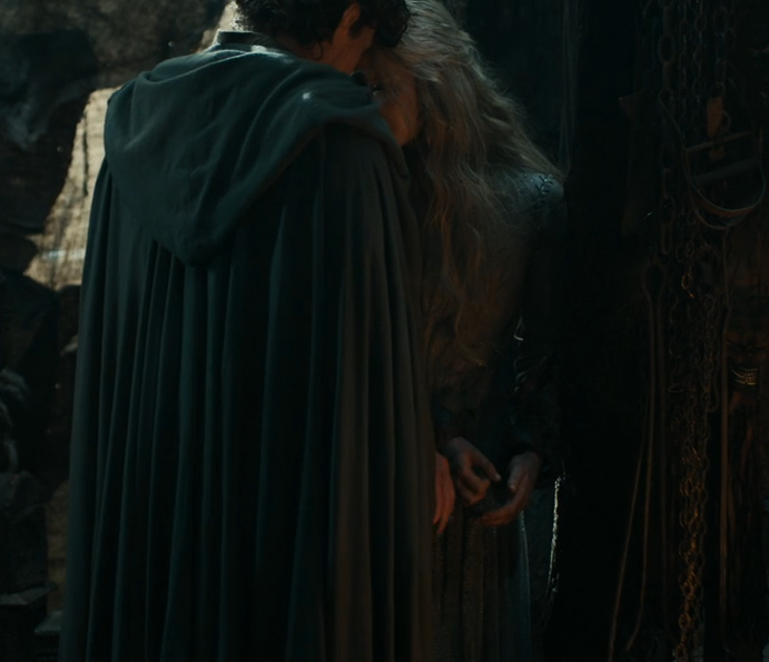 EruThingol's tweet photo. Spoiler de los anillos de poder #RingsOfPower 
El momento del beso es una fumada colosal pero es para que se pueda liberar, casi me da un infarto pero al final no hay amor. Todos contentos, sonríe el esférico (Damrod) https://t.co/rh8yBNK73C