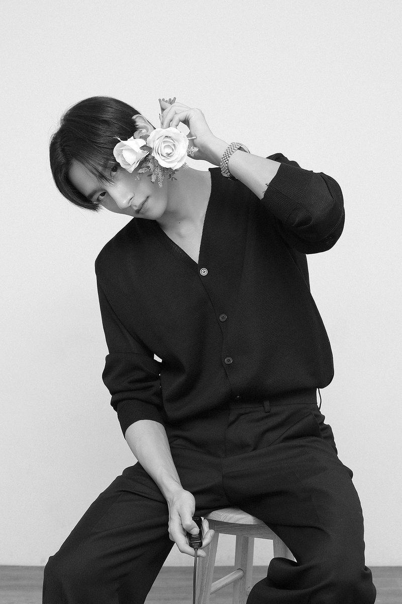 OfficialMONSTAX's tweet photo. 240926 MONBEBE 9TH BIRTHDAY
몬베베의 아홉 번째 생일 잔치 📜🎊

In honor of MONBEBE's 9th birthday
An unreleased photo! ✨

#몬스타엑스 #MONSTAX #MONSTA_X
#몬베베 #MONBEBE #240926몬베베데이
#몬베베날 #MONBEBE9thHBD
#몬엑짱친몬베베9살생일
#몬엑시 https://t.co/ML95ZJCWGD