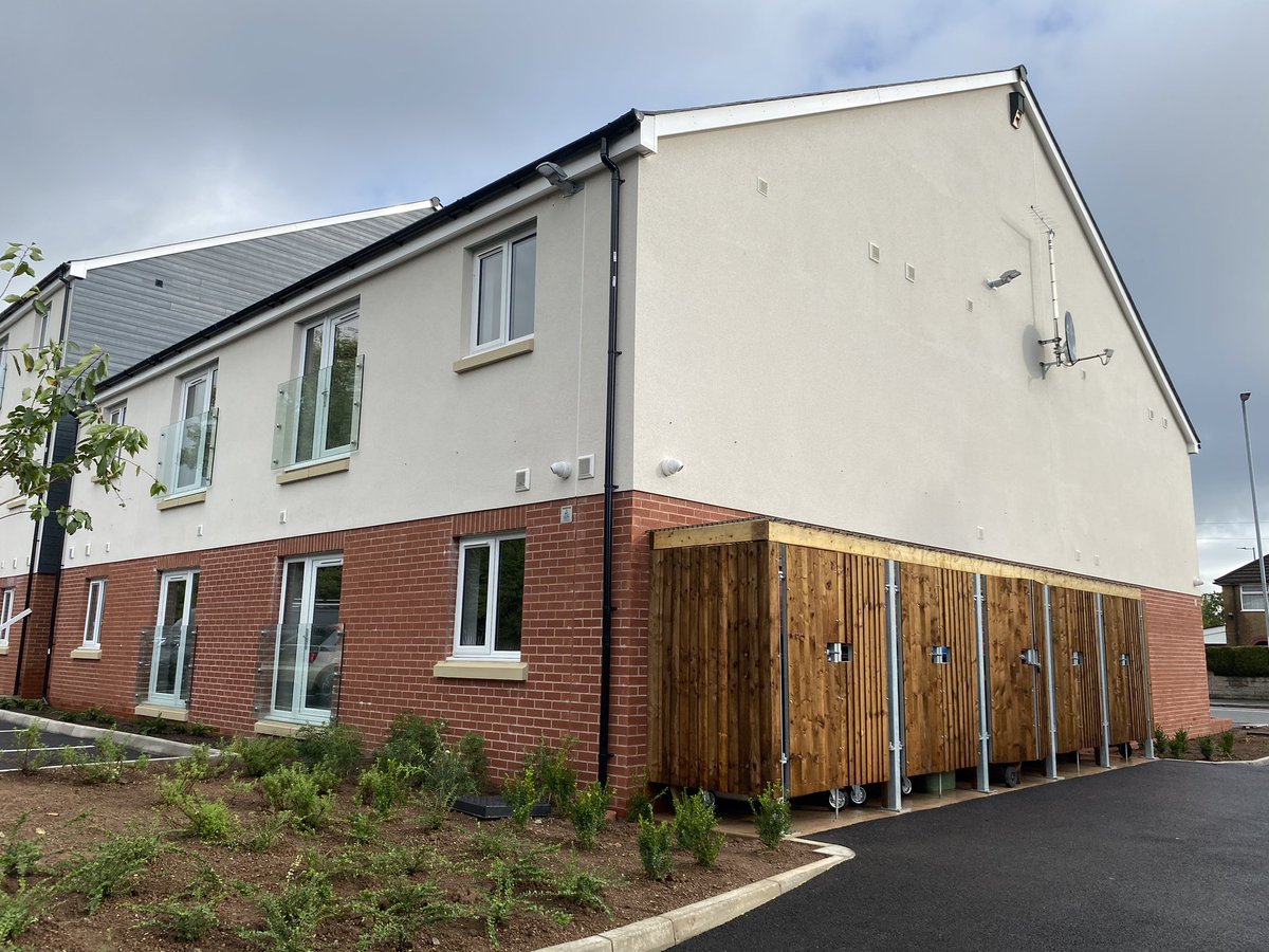 Our newest development Llys Victoria in Lliswerry is welcoming our new customers this week. Good luck in your new homes 🏡 🔑 
<a href="/Castell_Group/">CastellGroup</a> <a href="/NewportCityH/">Newport City Homes</a>