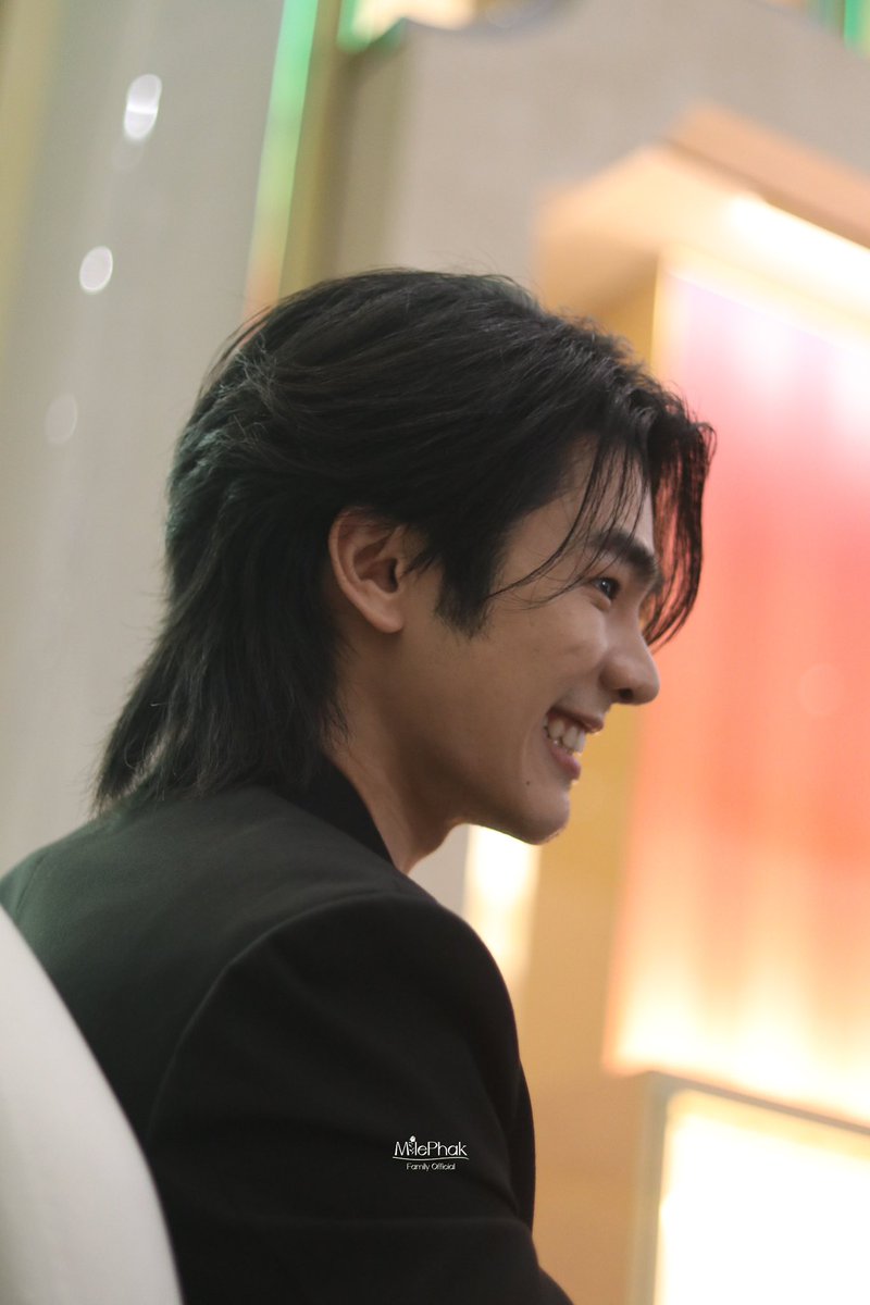 ยิ้มแย้มแจ่มใสเชียวน้าา 

MILE’S ETERNAL BVLGARI 

<a href="/milephakphum/">mile phakphum</a> <a href="/Bulgariofficial/">Bvlgari</a> 
#BVLGARIBangkokxMile