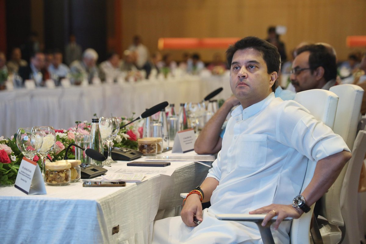 JM_Scindia's tweet photo. 6G is India’s future! 
6G is India’s potential! 

In line with PM Sh @narendramodi Ji’s vision to make Bharat a “telecom superpower”, glad to have initiated a meeting with the seven Working Groups of the Bharat 6G Alliance.

Certain that insights from the discussion will strengthen our sector and unlock a new era of communications, enhancing  connectivity and fostering holistic development.

#6GforIndia #Connectivity4All