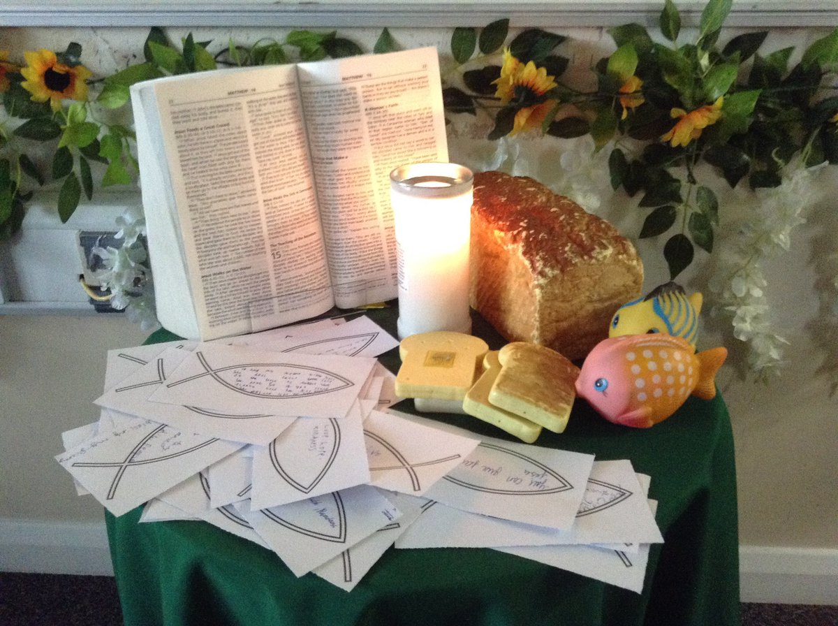 MissAustick's tweet photo. A beautiful worship this morning in Year 4. Drawing inspiration from The Feeding of the 5000, we thought about the little things we could give to help others. @stanneskly https://t.co/ylmoBx9j0k