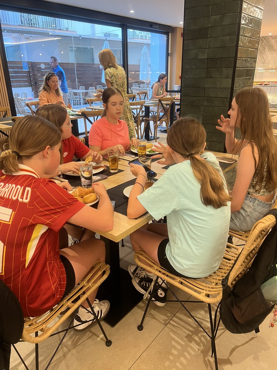 Señorita Teixeira (@afontafmfl) on Twitter photo ¡El desayuno antes del mejor día de las vacaciones en PortAventura! 🥐☕️🍩 Breakfast before the best day of the holiday at PortAventura! <a href="/AfontafHigh/">Afon Tâf High School</a> <a href="/AfonTafLang/">Afon Tâf Languages</a> ¡El desayuno antes del mejor día de las vacaciones en PortAventura! 🥐☕️🍩 Breakfast before the best day of the holiday at PortAventura! <a href="/AfontafHigh/">Afon Tâf High School</a> <a href="/AfonTafLang/">Afon Tâf Languages</a>