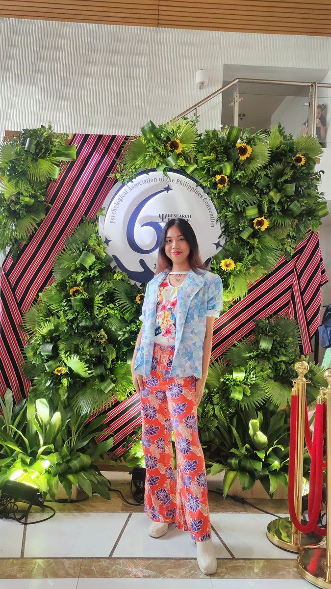 lovanillaaaa's tweet photo. i heard the motif was floral, so i brought the whole garden 💐 #PAPCON2024 https://t.co/qvFz7Ig5he