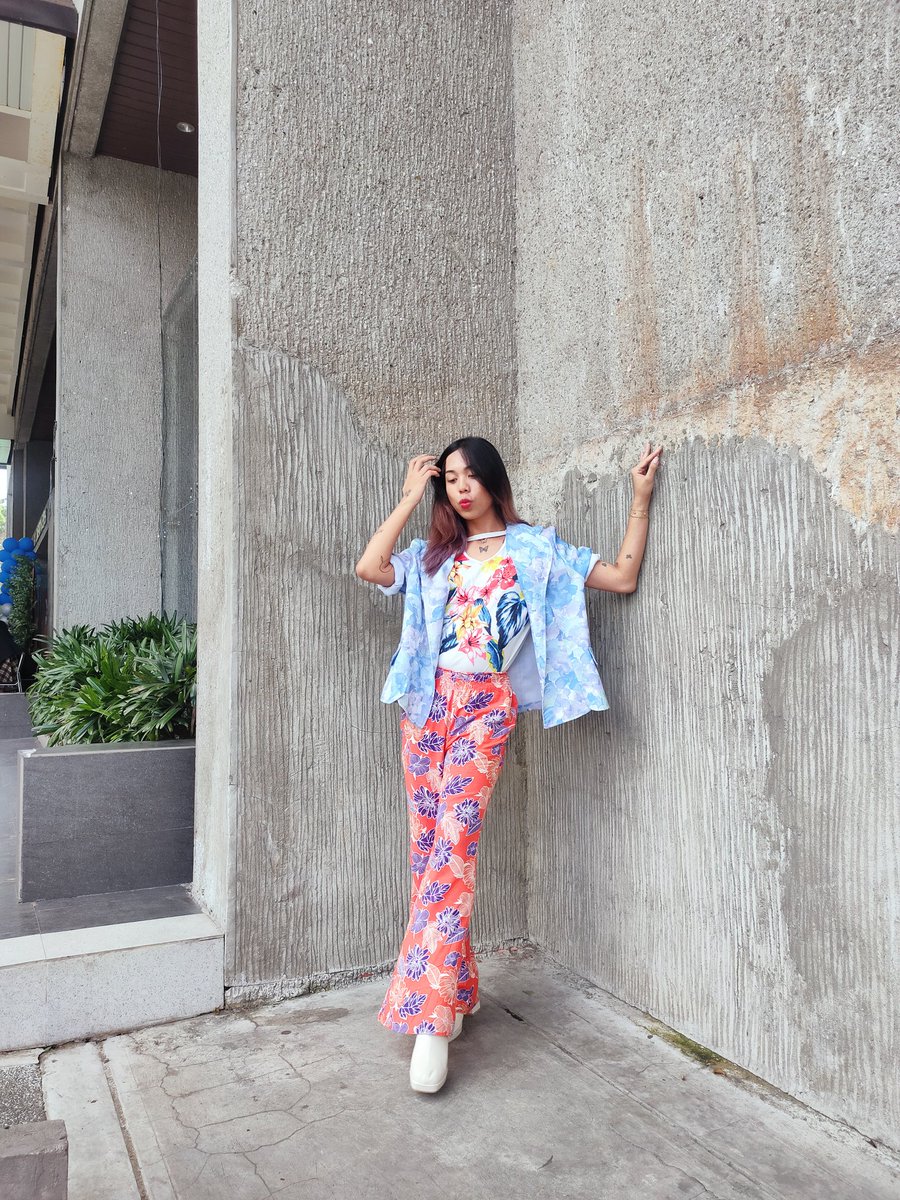 lovanillaaaa's tweet photo. i heard the motif was floral, so i brought the whole garden 💐 #PAPCON2024 https://t.co/qvFz7Ig5he