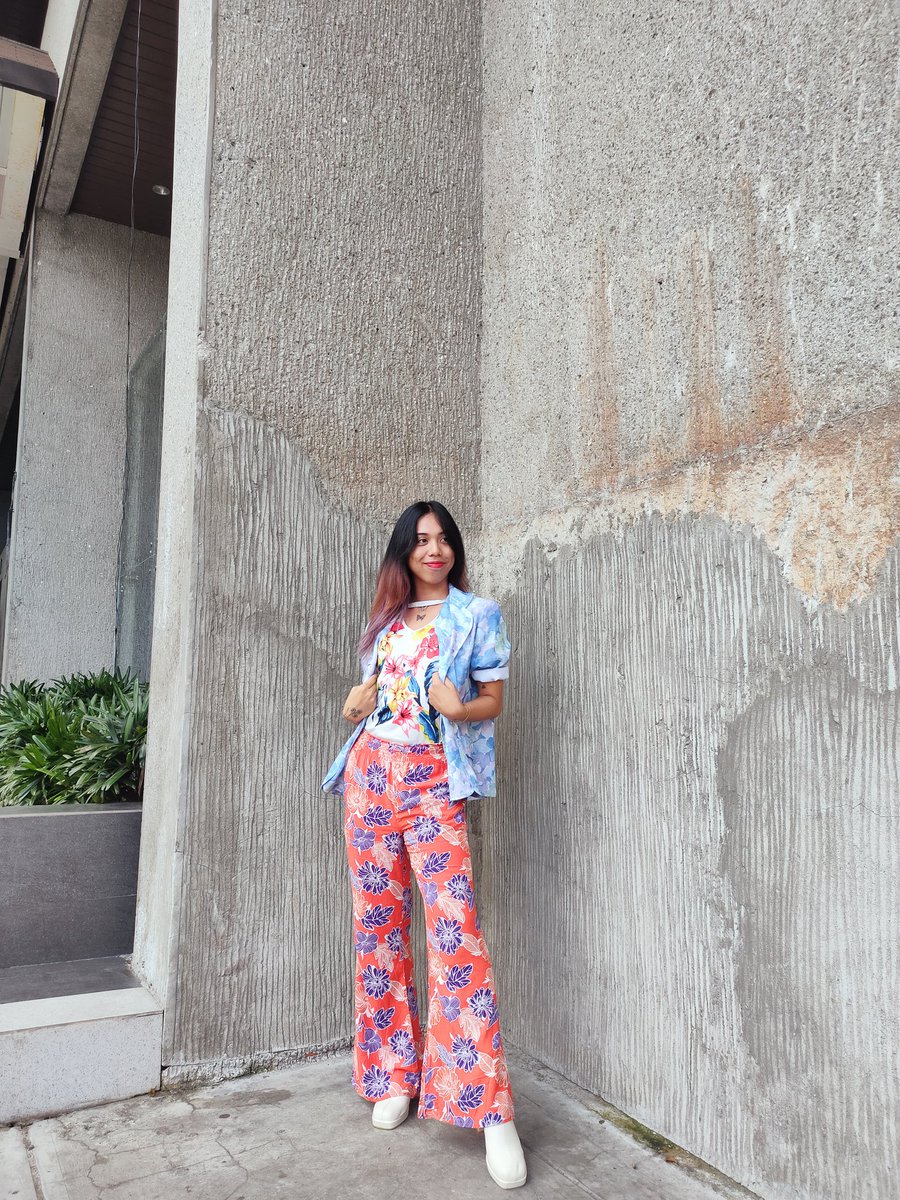 lovanillaaaa's tweet photo. i heard the motif was floral, so i brought the whole garden 💐 #PAPCON2024 https://t.co/qvFz7Ig5he
