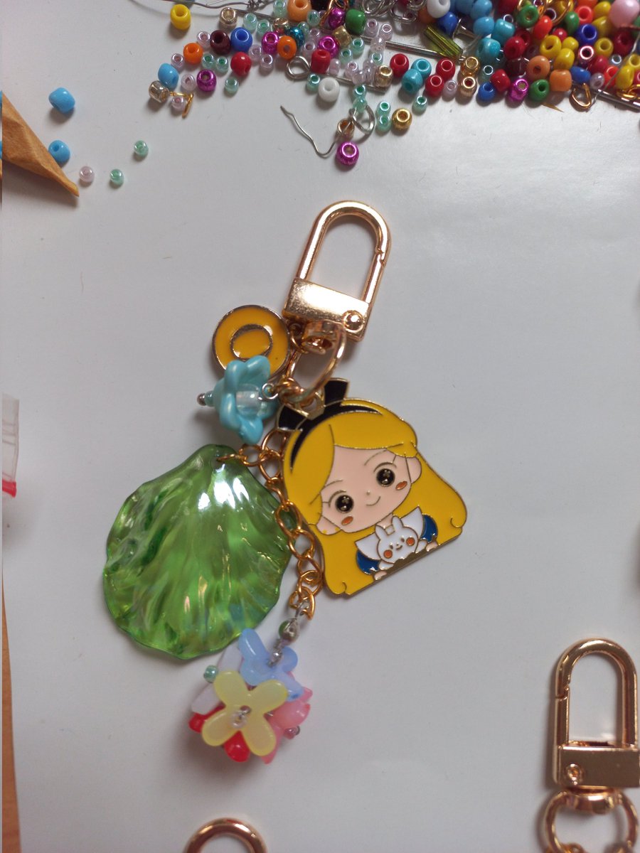 rbccmary's tweet photo. Bagcharm / gantungan kunci / gantungan HP karakter Disney Princess. Bisa custom nama initial 1 huruf (by request).

- Mulan
- Jasmine
- Alice
- Snow White
- Aurora

@basemurahmurah
@KomunitasMurah
@officialKOMUIN

Link: https://t.co/a14IvK02Mq https://t.co/Wvm9OfZBc7