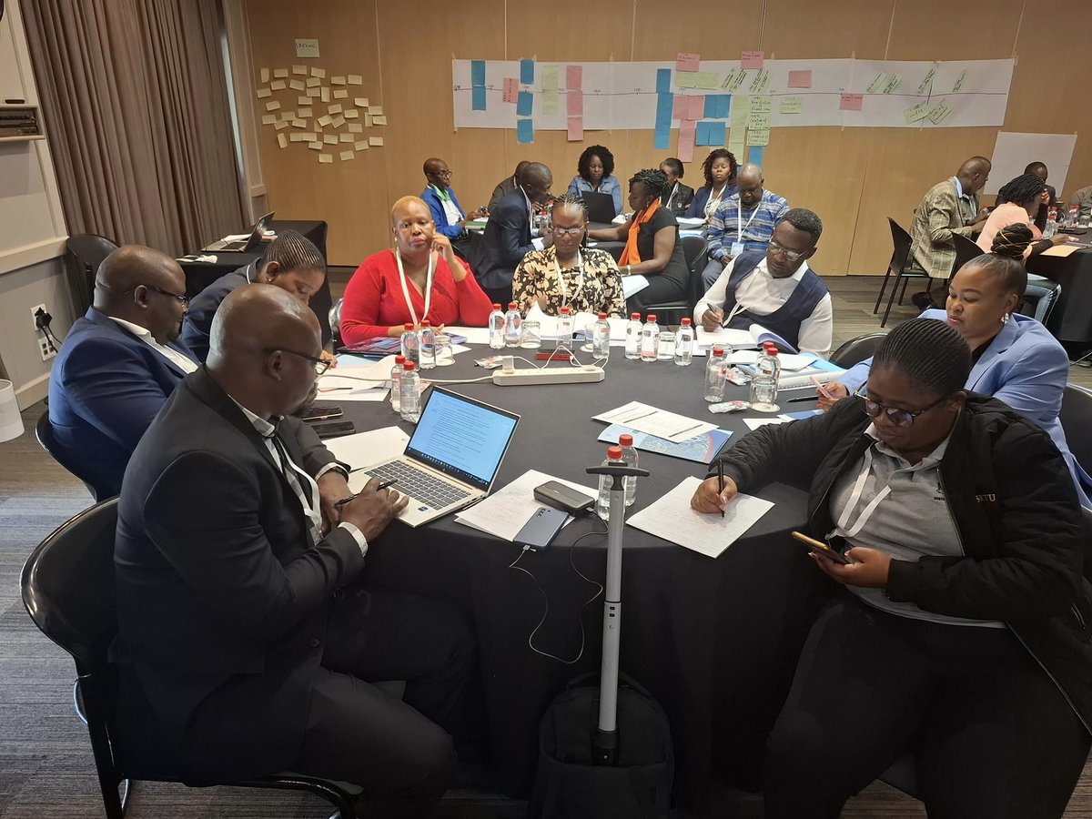 EduintAfrica's tweet photo. 📚#Day 2 of the John Thompson Fellowship Programme for @eduint Africa Zone Six
Participants provided feedback regarding their group assignments on the Union leadership and management presentation delivered by @dsinyolo.
#promotingqualityeducation
#gopublic
#Fundeducation https://t.co/fpxTnBDwmi