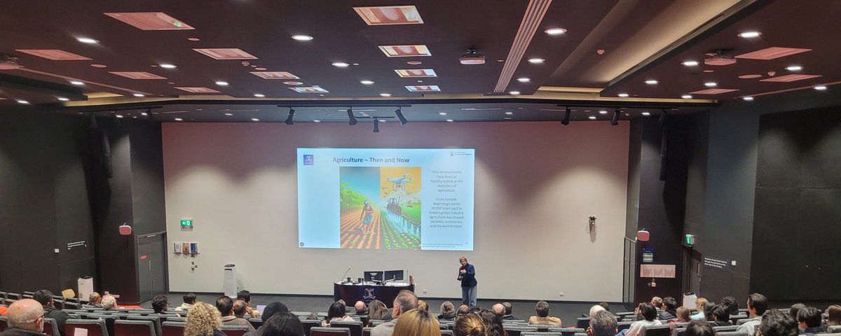 Thanks to everyone who attended the 2nd <a href="/ChemistryUoM/">School of Chemistry | University of Melbourne</a> Public Lecture presented by our own Professor Uta Wille ✨️. We hope you enjoyed an evening of #Chemistry and its application to make agriculture more #sustainable in the future 🌻☘️. Hope to see you again next year! 👩‍🔬🧑‍🔬