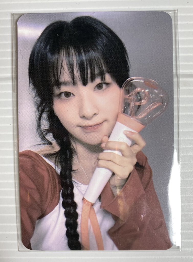 wwrp1998's tweet photo. [พร้อมส่ง] การ์ดแท่งไฟน้องกิ seulgi selfie card red velvet official lightstick

👉🏻 100 บาท รวมส่ง
#ตลาดนัดรวว #ตลาดนัดredvelvet #ตลาดนัดrvv https://t.co/4KDeV3V0AT