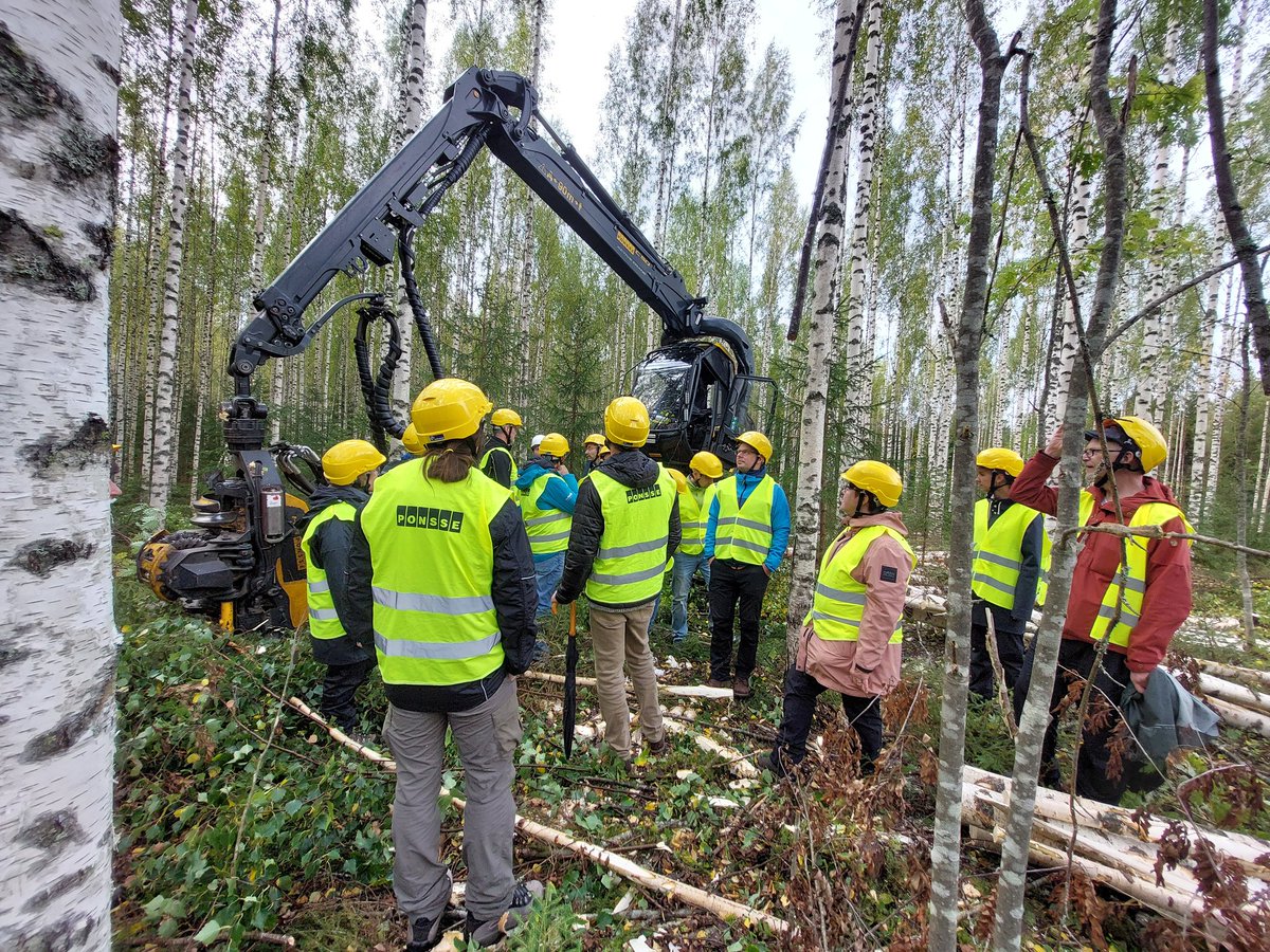#OptiForValue participants in birch harvesting site near Joensuu. Intresting information  about methods and machines used in Finnish environment.