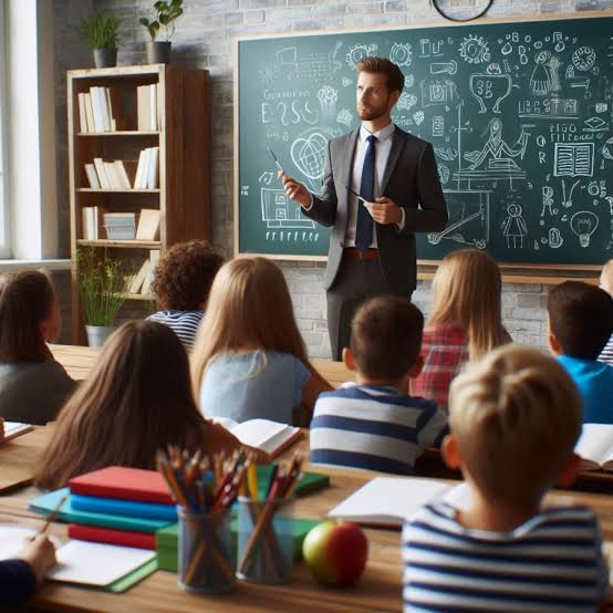 Kızım bu sene 9. sınıfa geçti. Bir devlet okuluna kaydını yaptık. Tanışmak için okul müdürünü ziyaret ettik.
 'Hocam, durumlar nasıl, nasıl gidiyor?' dedim. 
Müdür bey şunu söyledi: '1.020 öğrencisi olan bir okulda temizlik görevleri yok; her yer pislik içinde nasıl